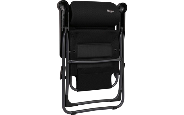 Gefalteter schwarzer Klappstuhl mit Metallgestell, gepolsterter Rückenlehne und Kopfstütze, weißes Logo "Crespo" sichtbar