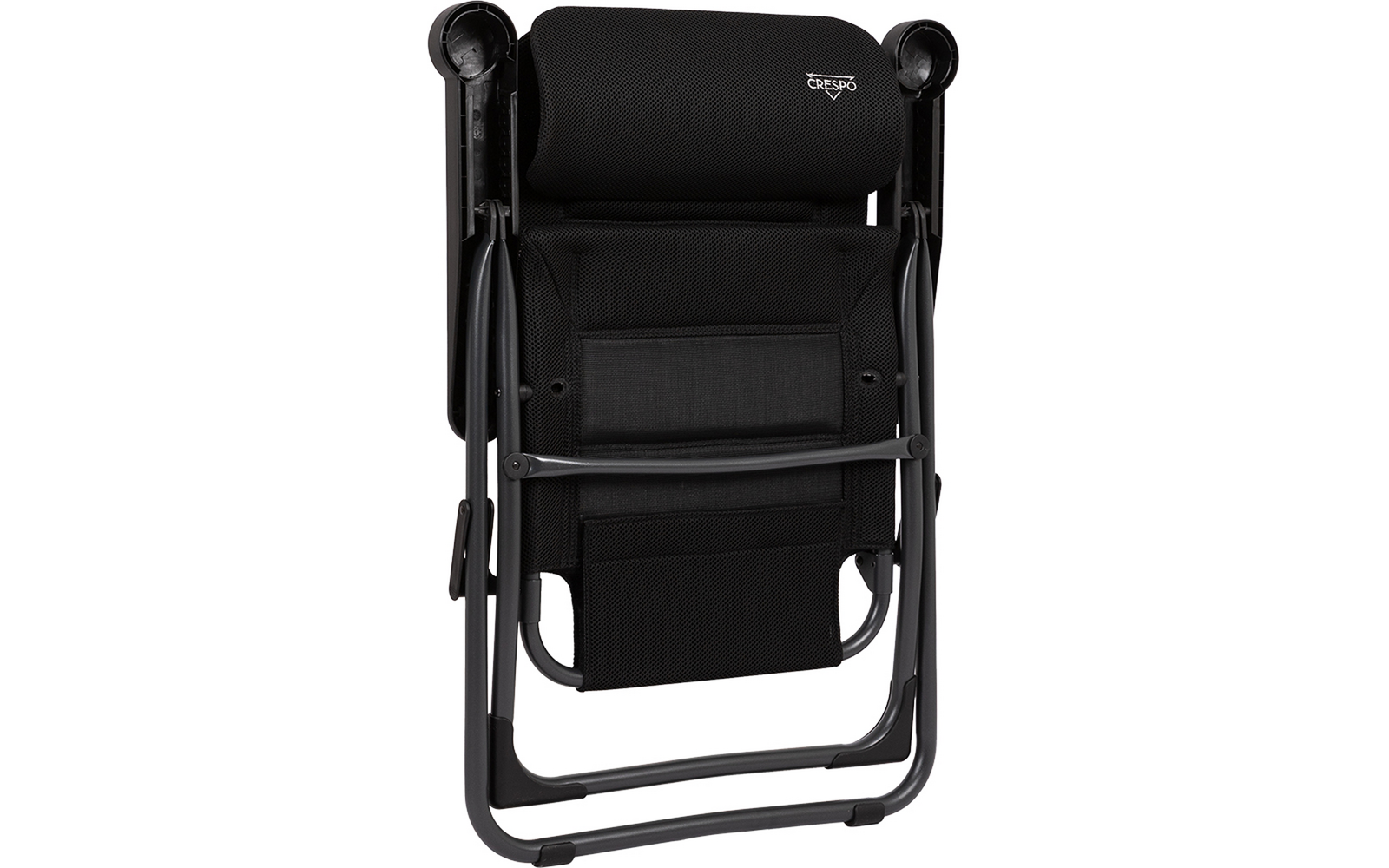 Opgevouwen zwarte vouwstoel met stofbekleding, gevoerde hoofdsteun, metalen frame en zichtbaar wit logo