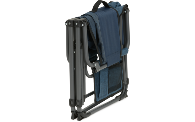 Klappstuhl mit dunkelblauem Stoff und schwarzem Metallrahmen