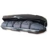 Coffre de toit noir ouvert contenant plusieurs sacs de voyage noirs