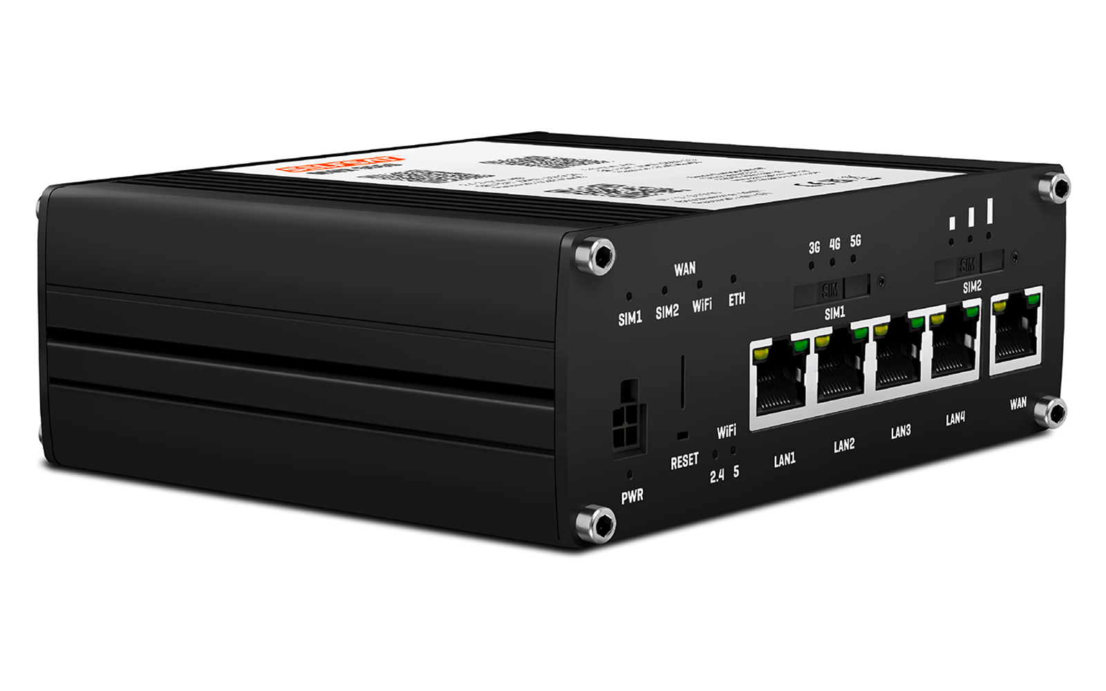 Schwarzes rechteckiges Metallgehäuse mit vier nebeneinander angeordneten Ethernet‑Buchsen (RJ45) mit grünen Markierungen, LED‑Anzeigen über den Buchsen, Beschriftungen und Symbole neben den Anschlüssen, Schrauben an den Ecken, seitliche Lüftungsschli