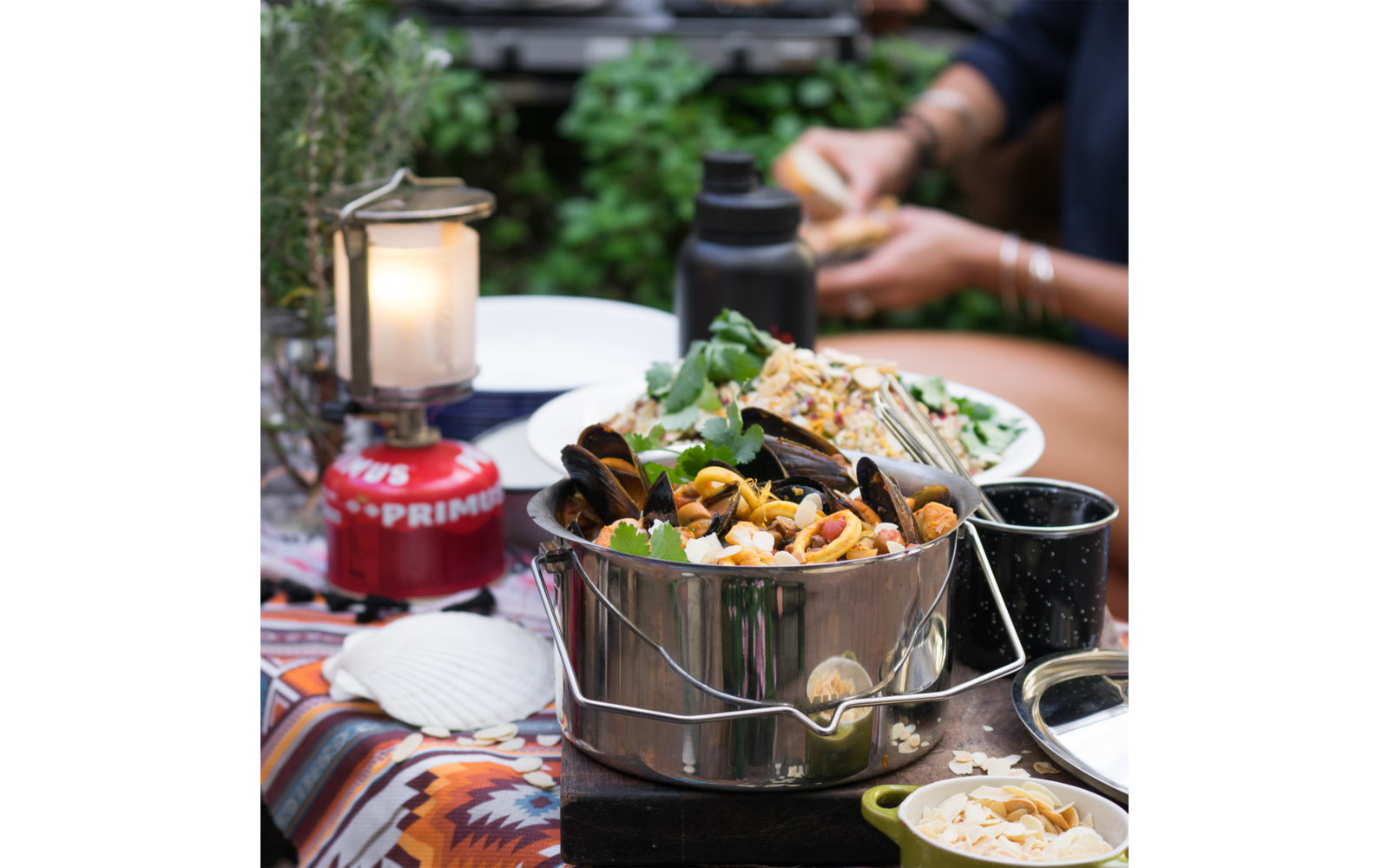 Product afbeelding Primus CampFire Campingtopf aus Edelstahl mit Siebdeckel und Metallb&uuml;gel 2-teilig 1