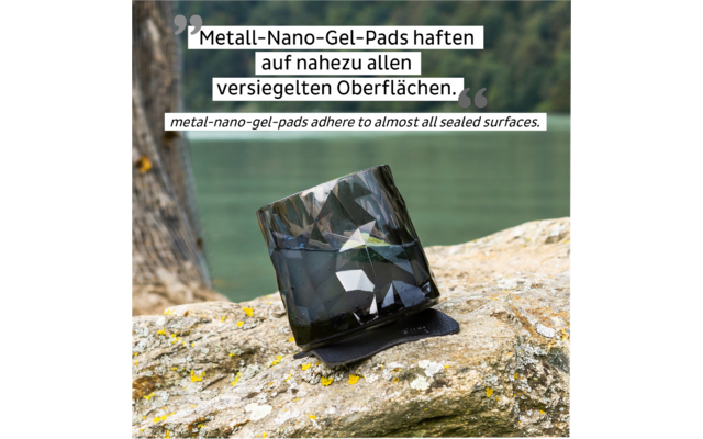 Nahaufnahme einer Metall-Nano-Gel-Dose auf einer glatten Fläche mit reflektierenden Eigenschaften