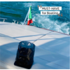 Blick auf ein Boot bei Bewegung auf dem Wasser mit italienischer Flagge und Beschriftung MUST-HAVE for Boating
