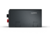 Boîtier rectangulaire gris foncé avec le logo « Dometic » en haut, deux bornes de connexion à gauche (rouge et noir) et deux trappes sur la partie inférieure avant