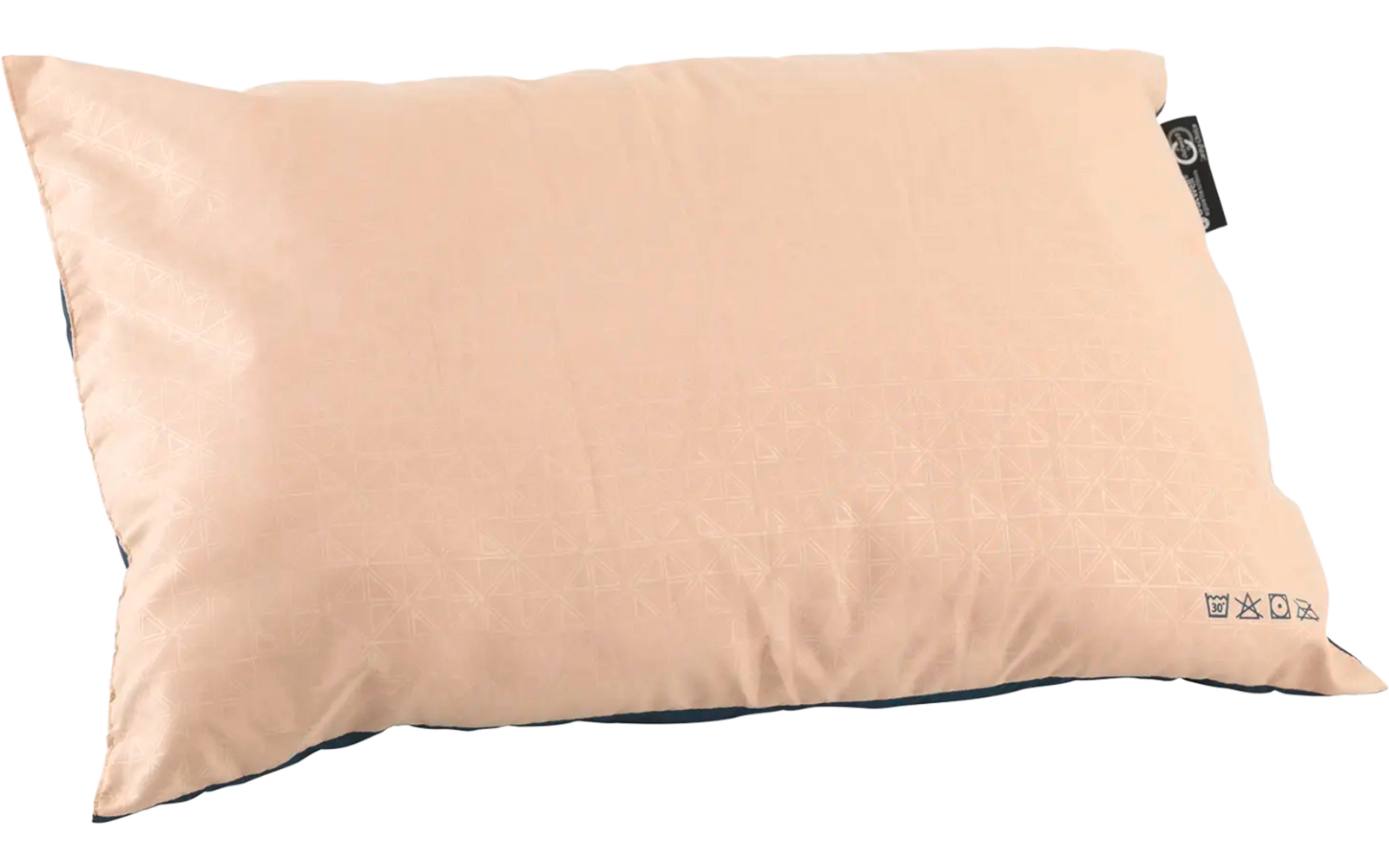 Beige rechthoekig kussen met een klein stoffen label aan de rechterkant