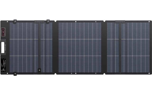 Drei nebeneinander liegende Solarmodule mit sichtbaren Zellen, schwarzem Rahmen und einem Anschlussfeld mit Anschlüssen links