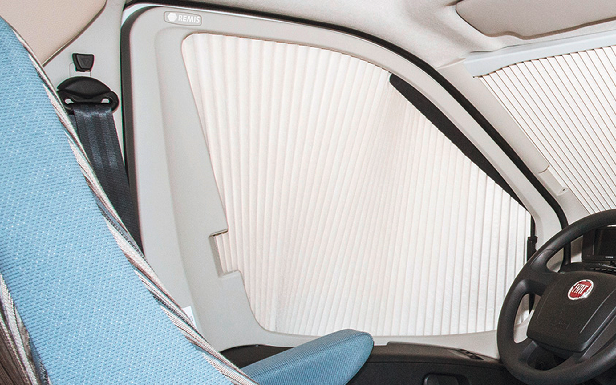 EQUIPEMENT CABINE & CELLULE Stores de cabine REMIfront pour camping car, Achat Accessoires pour