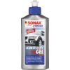 Fles met Sonax Xtreme kunststofgel voor auto-onderhoud