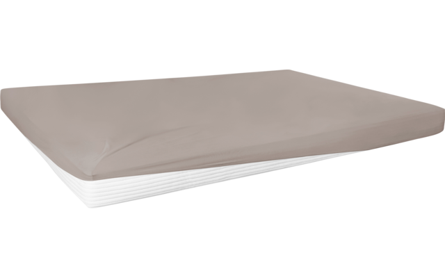 Rechthoekig matras met een beige hoeslaken en een witte geribbelde onderkant op een witte achtergrond