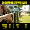 Hand zeigt auf eine Dosierflasche mit Temperaturangaben und Dosieranleitung im Freien