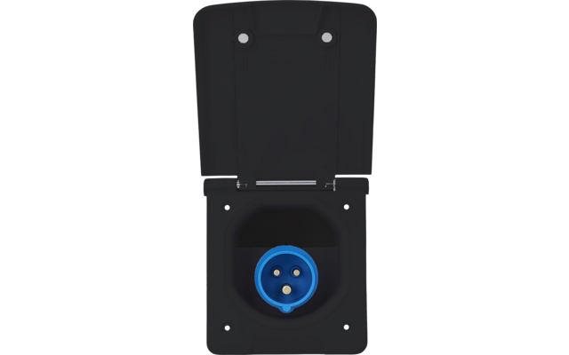 Schwarze rechteckige Abdeckung geöffnet, darunter eine blaue runde Steckdose mit drei runden Kontaktöffnungen