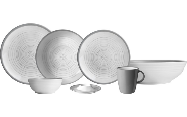 Drei flache Teller mit konzentrischen Ringen, eine große Schüssel, eine kleine Schüssel, eine flache Schale und eine Tasse mit Henkel
