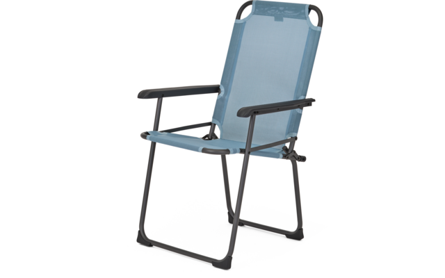 Blauer Klappstuhl mit schwarzem Metallgestell und Armlehnen