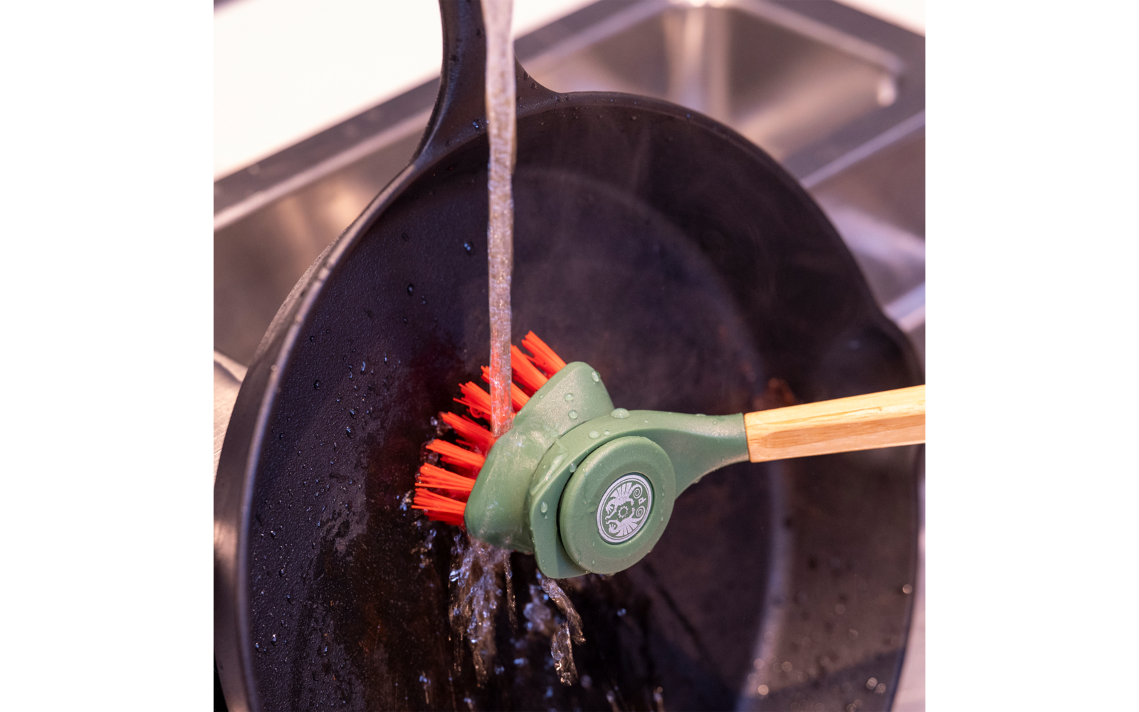 Image du produit Petromax Guss-B&uuml;rsten-Set Reinigungsb&uuml;rste f&uuml;r Guss mit 2 B&uuml;rstenk&ouml;pfen 1