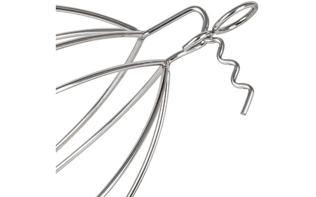 Close-up van een glanzende zilverkleurige draadconstructie met meerdere gebogen lussen en een gedraaide ophanglus