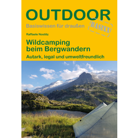 Wildkamperen tijdens een trektocht in de bergen