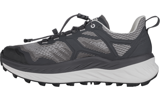Grauer Sportschuh mit weißer Sohle