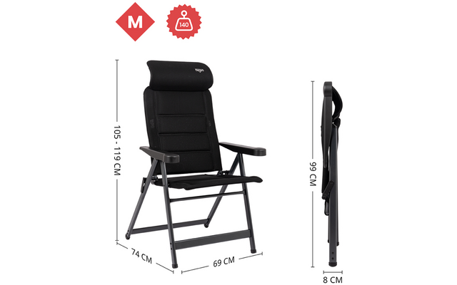 Zwarte inklapbare stoel met gewatteerde rugleuning en hoofdkussen, zwart metalen frame, meetlijnen en afmetingen (105–119 cm, 74 cm, 69 cm, 96 cm, 8 cm), twee rode symbolen linksboven