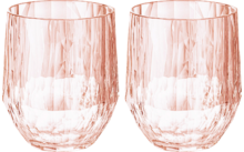 Zwei transparente, pinkfarbene Gläser mit facettiertem Muster