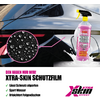 Sprühflasche mit Xtra-Skin Schutzfilm vor schwarzem Auto, Tropfen auf Oberfläche