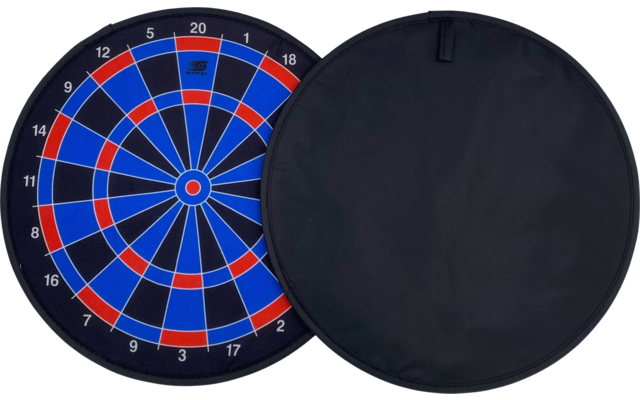 Dartbord in blauw, rood en zwart, deels bedekt door een zwarte beschermhoes