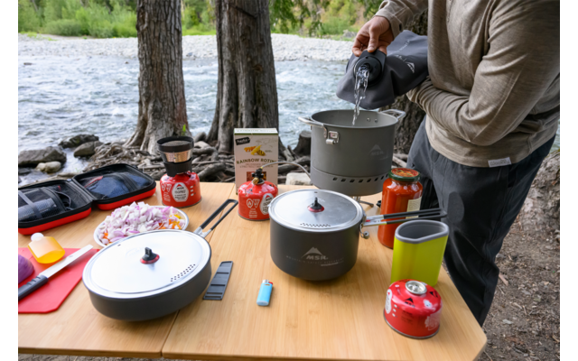 MSR WindBurner Stock Pot Camping Stove Cooking Pot 4.5 liters