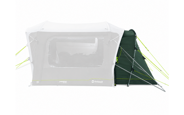 Tetto della tenda bianco con ampia finestra rettangolare, a destra un annesso verde scuro con pali e tiranti giallo-verdi fluorescente