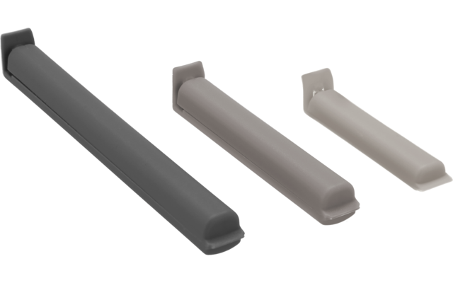 Drei abgerundete rechteckige Leisten in drei Grautönen (dunkel, mittel, hell), von links nach rechts kleiner werdend, auf weißem Hintergrund mit Schatten