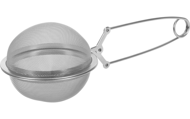 Runder feinmaschiger Metall-Siebball in zwei Hälften mit langem Bügelgriff und Öse