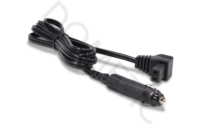 Schwarzes Kabel mit Zigarettenanzünderstecker und eckigem Anschluss