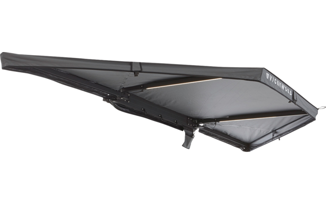 Grau bespannte, dreieckige Schirmstruktur mit sichtbarem Metallrahmen vor weißem Hintergrund