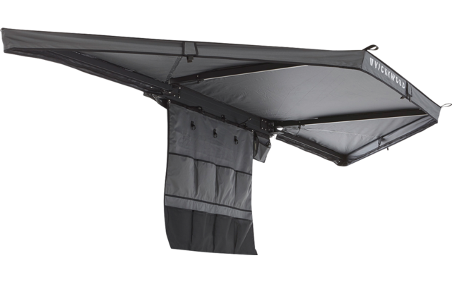 Graue, ausgeklappte Markise mit Metallgestell und hängender Stofftasche