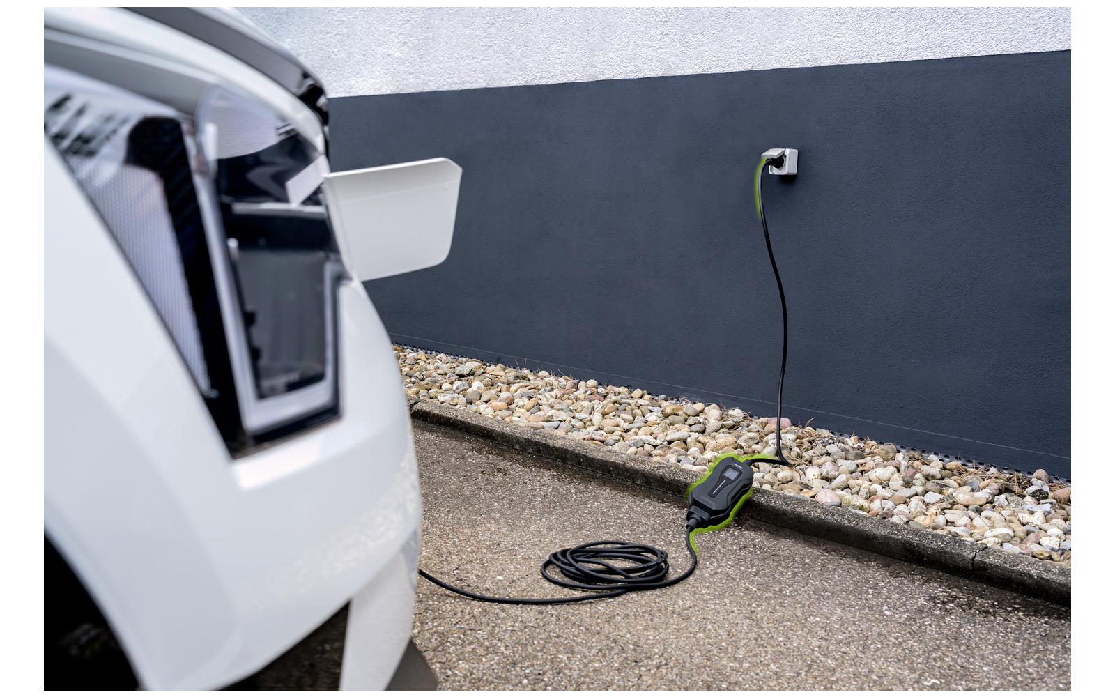 Product image Brennenstuhl EV Ladeger&auml;t Typ 2 Schutzkontakt Mobile Wallbox 2,3 kW 8 Meter Kabel 1