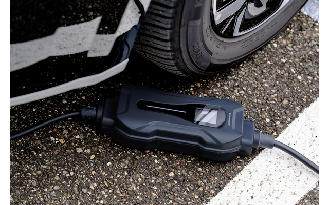 Product image Brennenstuhl EV Ladeger&auml;t Typ 2 Schutzkontakt Mobile Wallbox 2,3 kW 8 Meter Kabel 1