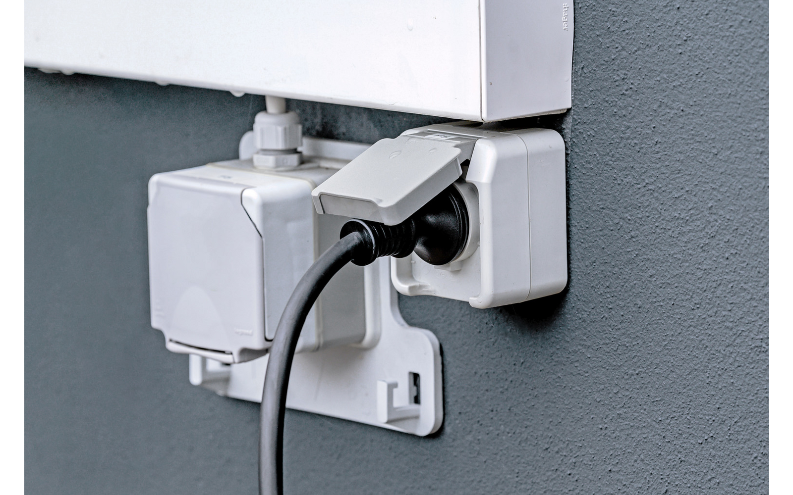 Product image Brennenstuhl EV Ladeger&auml;t Typ 2 Schutzkontakt Mobile Wallbox 2,3 kW 8 Meter Kabel 1