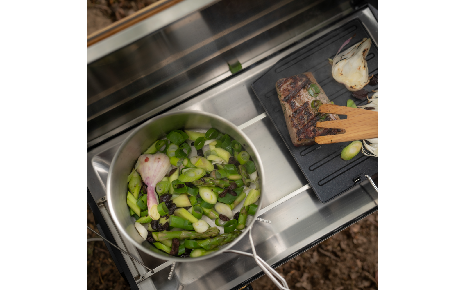 Produktbild Primus CampFire Grillplatte Aluminium-Druckguss mit Antihaftbeschichtung und Klappgriff 1