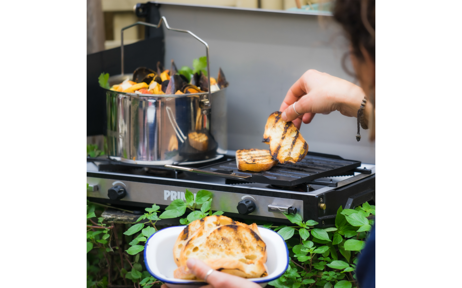 Produktbild Primus CampFire Grillplatte Aluminium-Druckguss mit Antihaftbeschichtung und Klappgriff 1