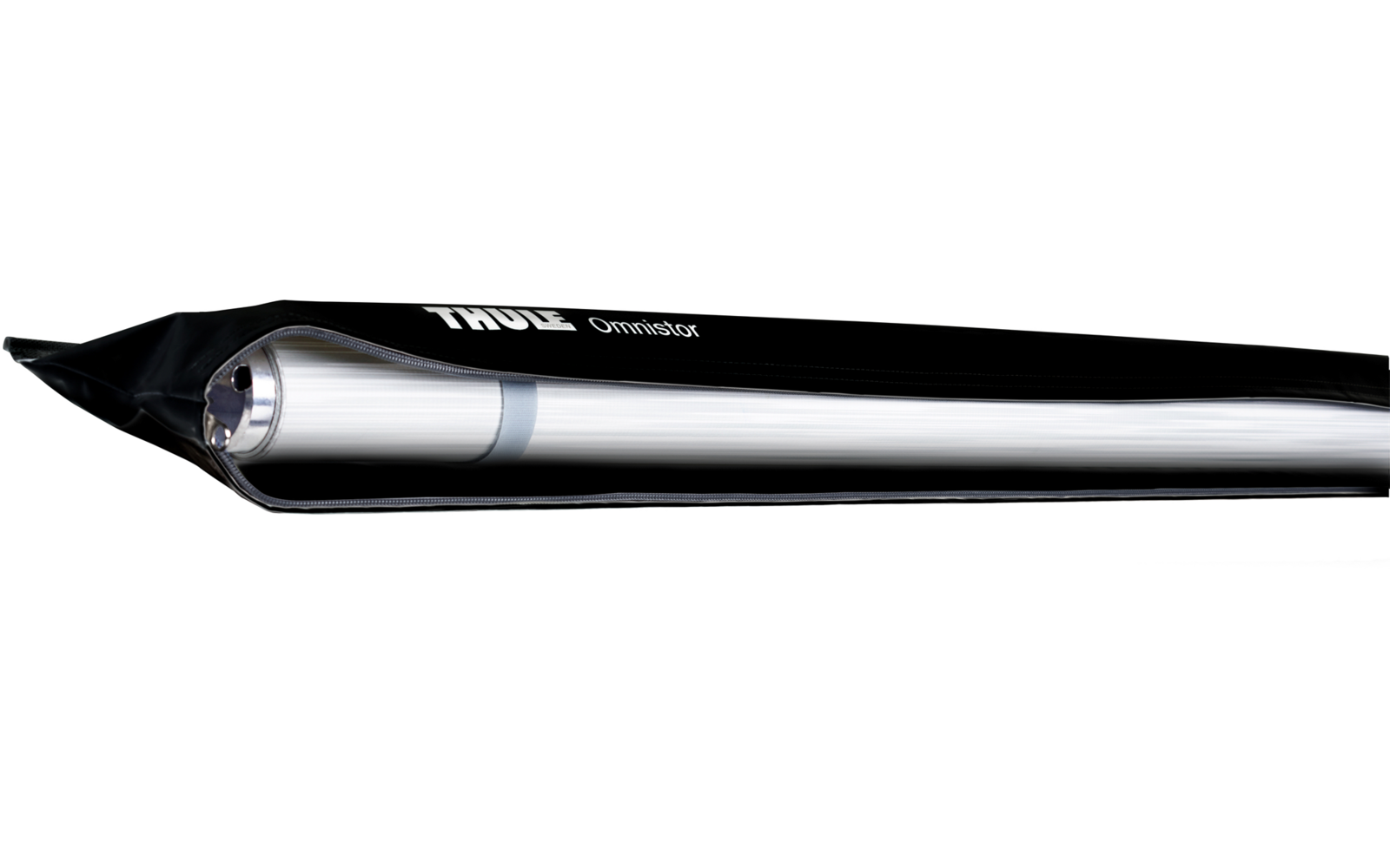 Schwarz-silberne aerodynamische Querschiene mit sichtbarem Thule-Logo, Nahaufnahme des Endstücks