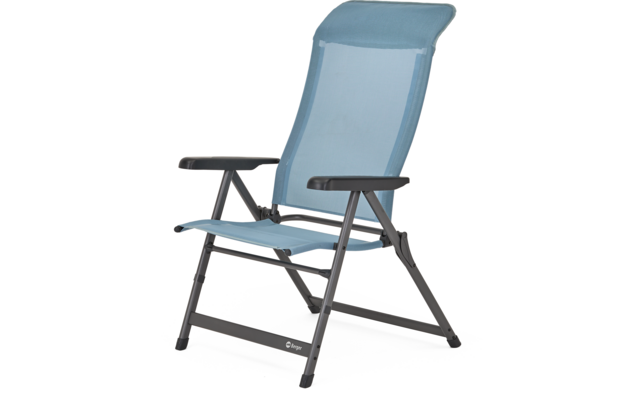 Chaise pliante bleue avec accoudoirs noirs et cadre en métal
