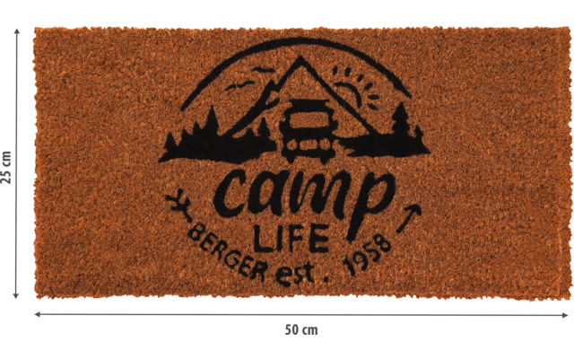 Rechteckige braune Kokosfaser-Fußmatte mit schwarzem Aufdruck: Berg mit Sonne, Wohnmobil, Bäume und Text 'camp LIFE' sowie 'BERGER est. 1958'. Messlinien zeigen 60 cm Breite und 30 cm Höhe