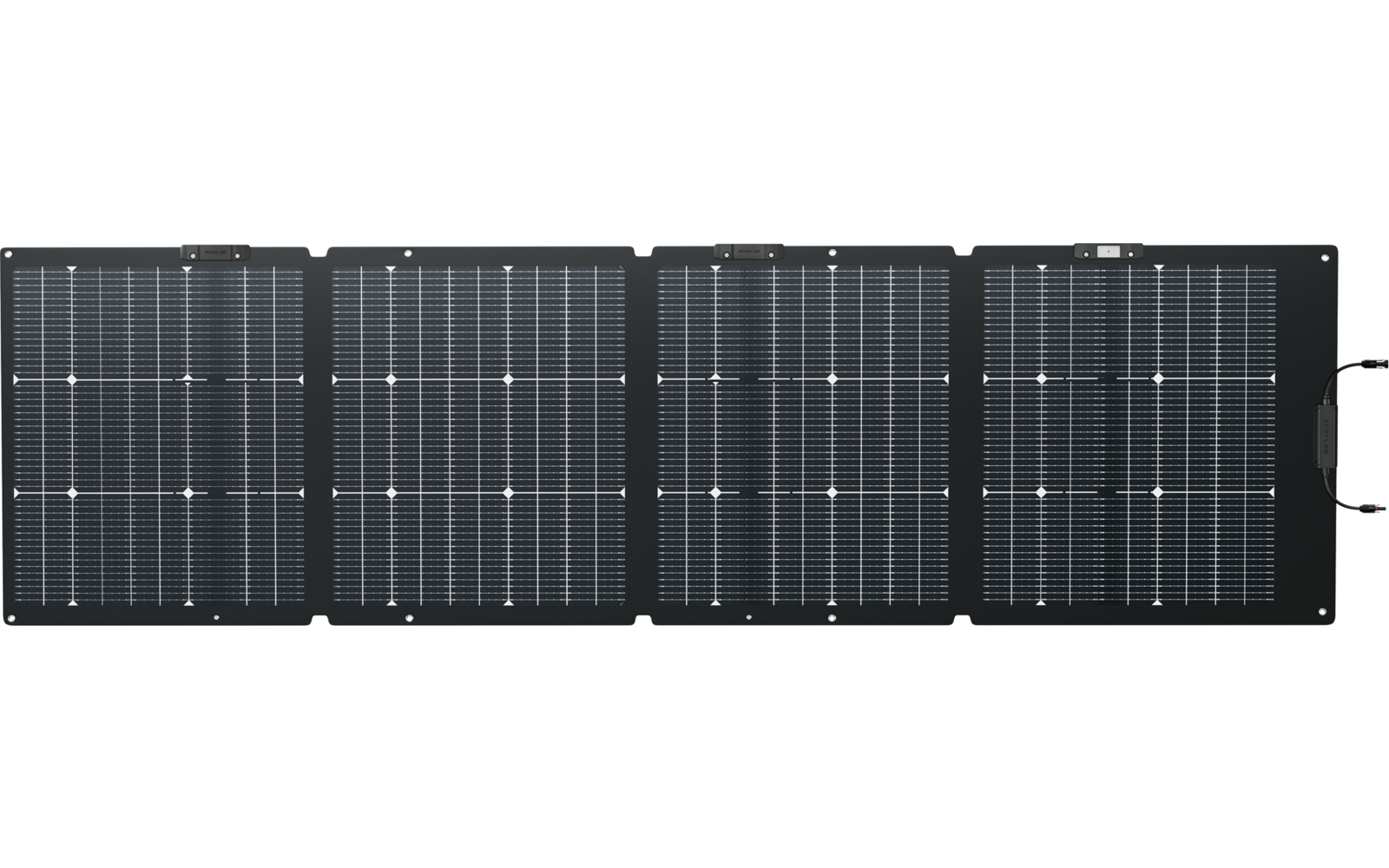 Reihe von fünf schwarzen Solarplatten auf weißem Hintergrund