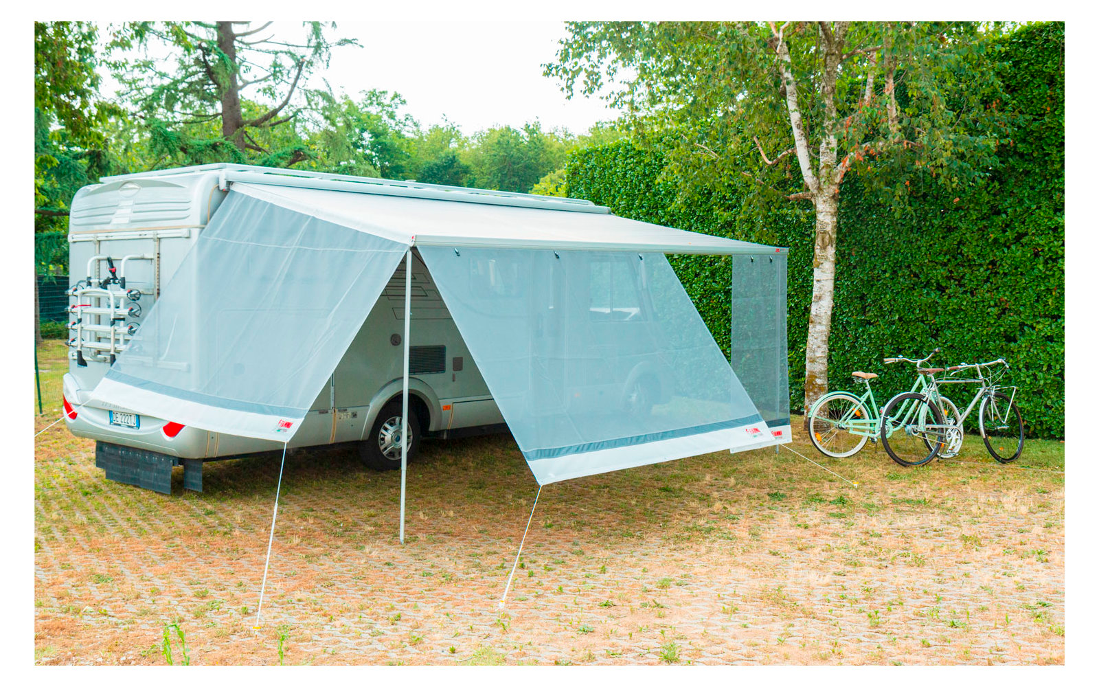 Store Pare-soleil Fiamma Sun View - 300 Cm De Long - Maille Filtrante 85% Lumière - Pour Camping-car Ou Véhicule - Montage Facile