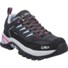 Scarpa nera con inserti azzurri, dettagli rosa e lacci neri con puntini rosa; logo "CMP" visibile sulla punta e sulla linguetta; suola profilata bianca e nera; interno azzurro; vista laterale di una scarpa