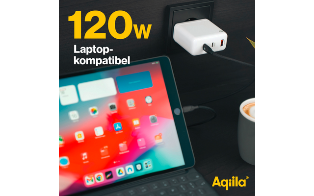 Tablet auf einem Tisch mit Ladegerät und Text „120W Laptop-kompatibel“