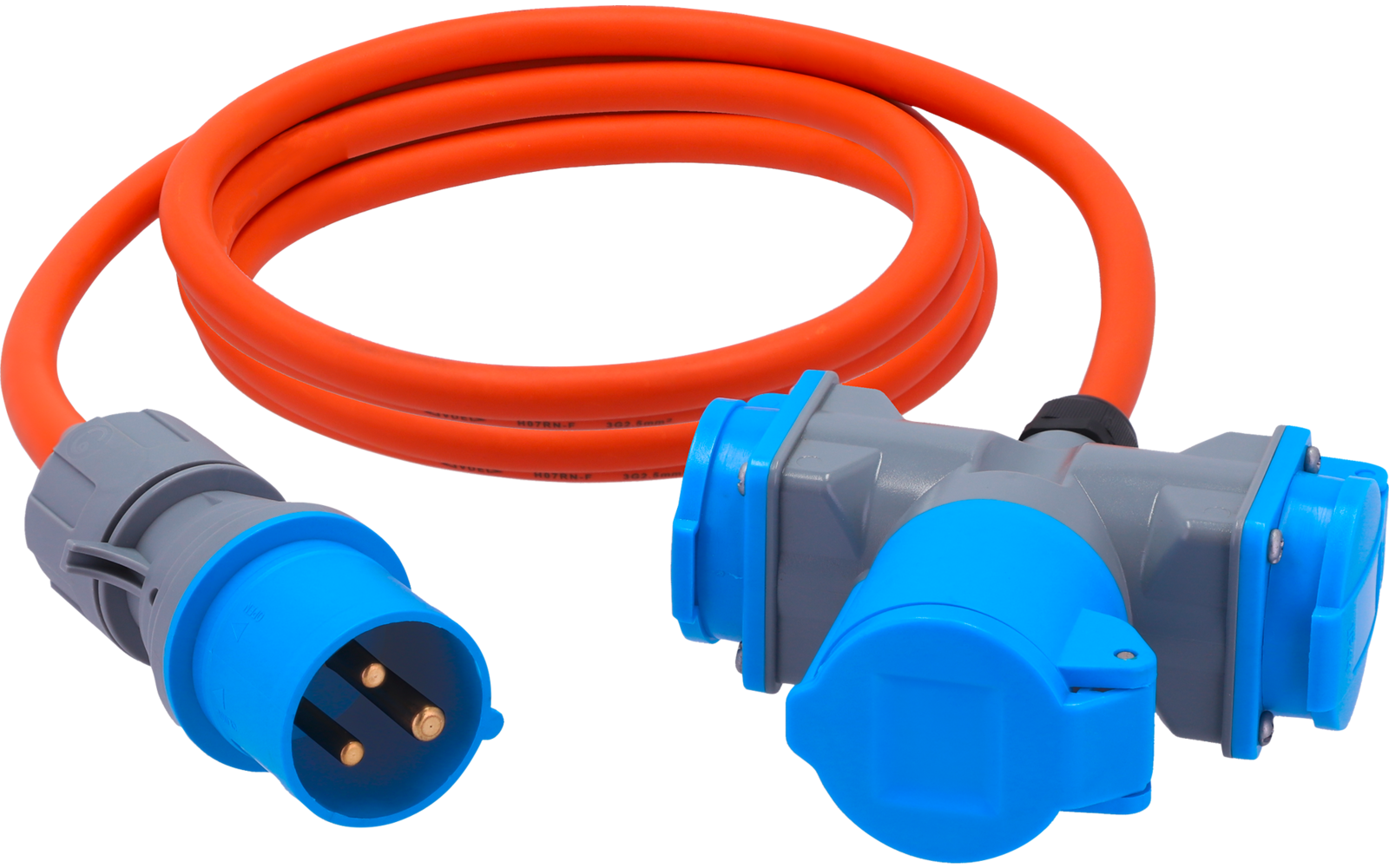 Oranges Kabel mit blauem dreipoligem Stecker links und graublauem Y-Verteiler mit zwei Steckdosen rechts
