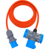 Orange aufgerolltes Kabel mit grauem Kunststoffstück, das drei blaue runde Steckanschlüsse zeigt, und einem grauen Stecker mit blauem Ende
