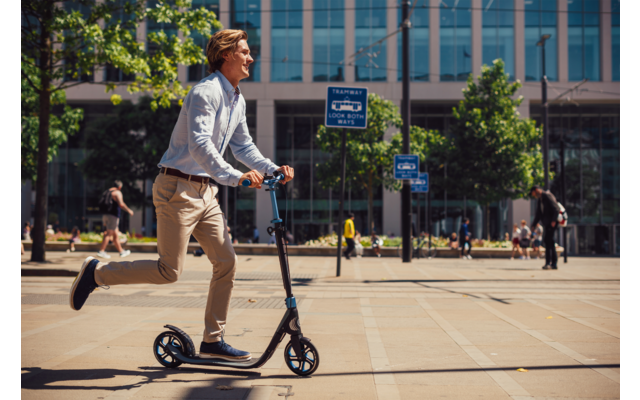 Produktbild Globber One NL 230 Ultimate Zweirad Scooter klappbar mit Handbremse 1