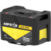 Schwarzes rechteckiges Gerät mit gelber Banderole, Aufdruck ‚AMPSTAR‘, ‚12.8V 100Ah‘ und ‚Lithium LiFePO4‘, sichtbare Tragegriffe