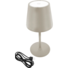 Beige Tischlampe mit rundem Schirm und losem USB-Kabel daneben
